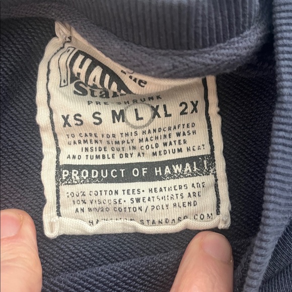 The Hawaiian standard sweatshirt sz L ❤️BUNDLE FOR BIG SAVINGS❤️

#49 - Picture 4 of 6